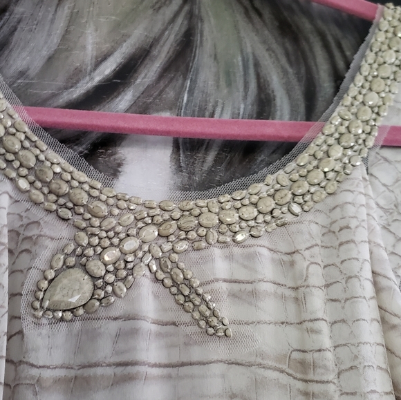 Stunning Evening Gown - Picture 5 of 6